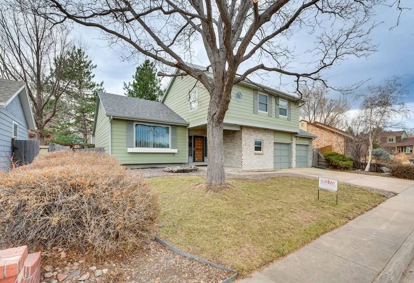 10 Mi To Denver: Pet Friendly Arvada Home W/ Yard!