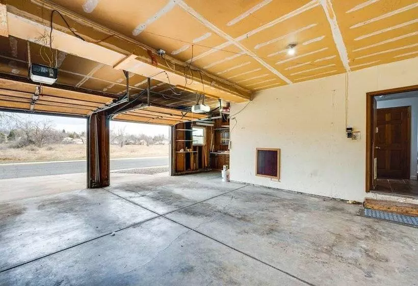 10 Mi To Denver: Pet Friendly Arvada Home W/ Yard!