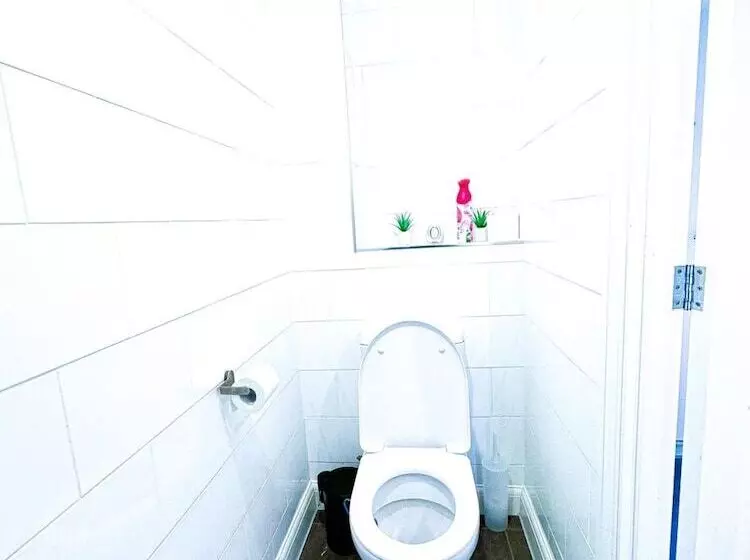 Residenssi 3bed House For Contractors/large Group Sleep Upto9