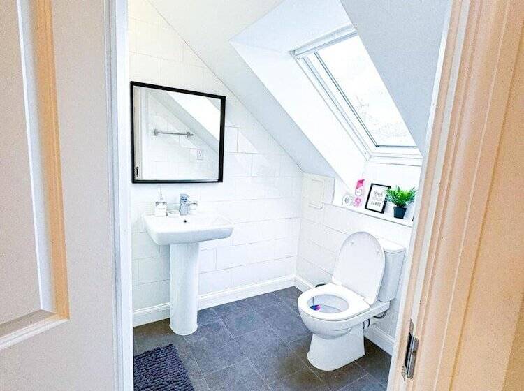 레지던스 3bed House For Contractors/large Group Sleep Upto9