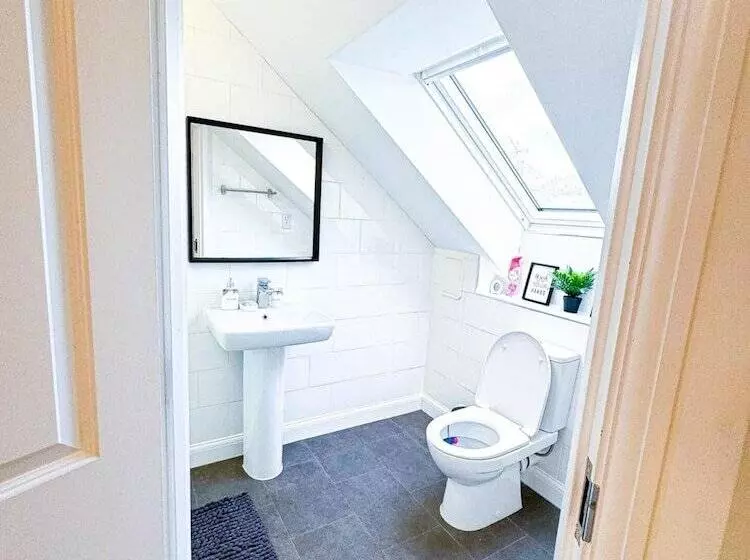 Residenssi 3bed House For Contractors/large Group Sleep Upto9