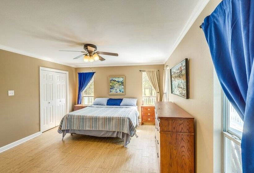 Riverside Texas Retreat W/ Wraparound Porch!