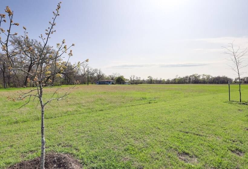 Riverside Texas Retreat W/ Wraparound Porch!