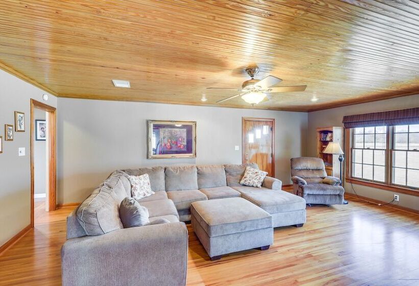 Riverside Texas Retreat W/ Wraparound Porch!