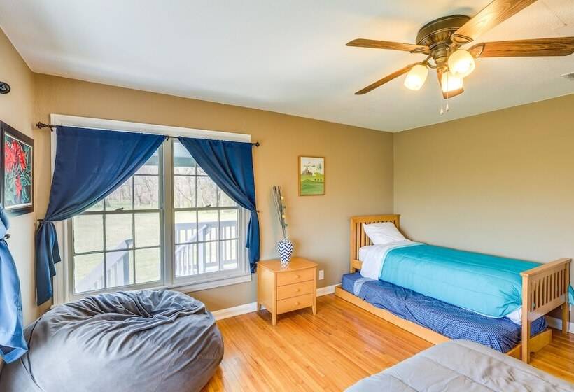 Riverside Texas Retreat W/ Wraparound Porch!