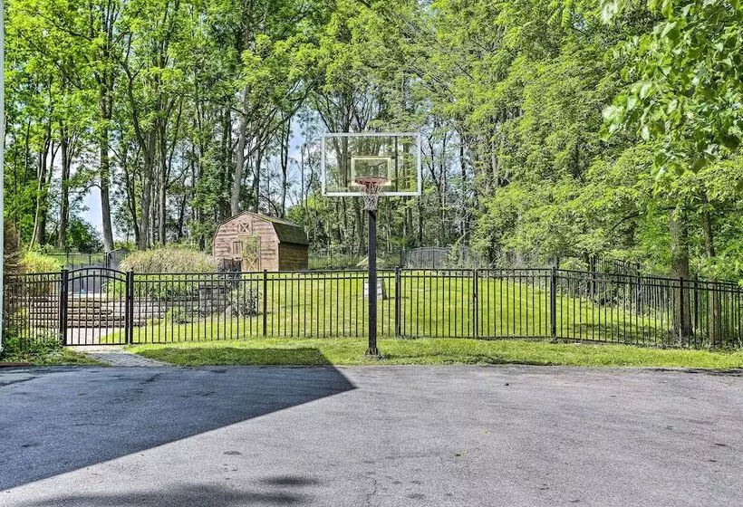 Spacious Hudson Valley Gem On Private 2 Acres!