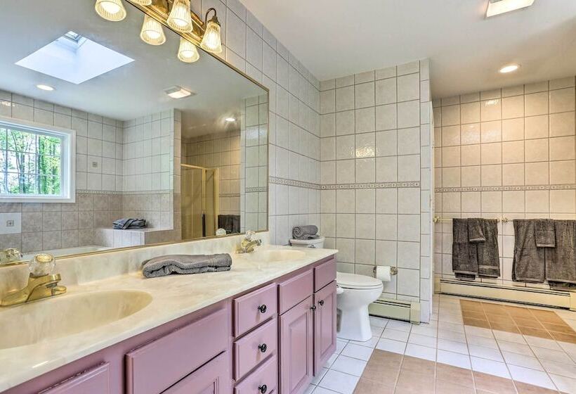 Spacious Hudson Valley Gem On Private 2 Acres!