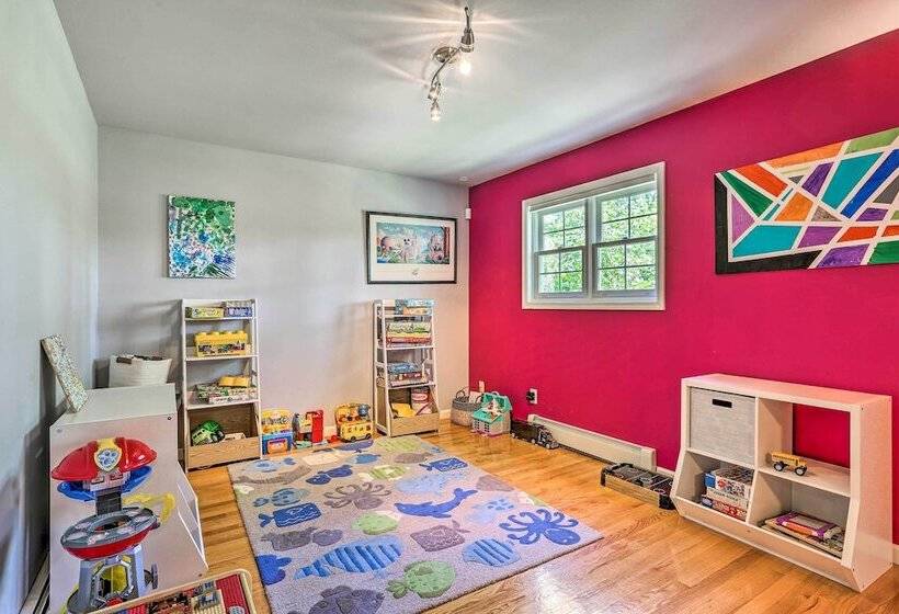 Spacious Hudson Valley Gem On Private 2 Acres!