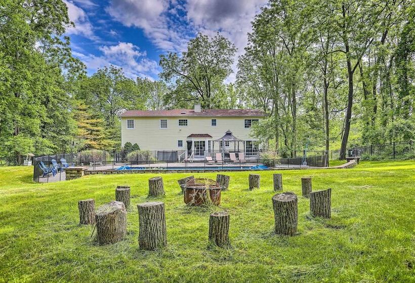 Spacious Hudson Valley Gem On Private 2 Acres!