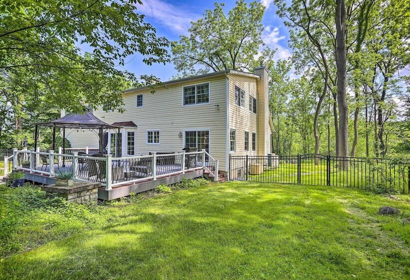 Spacious Hudson Valley Gem On Private 2 Acres!