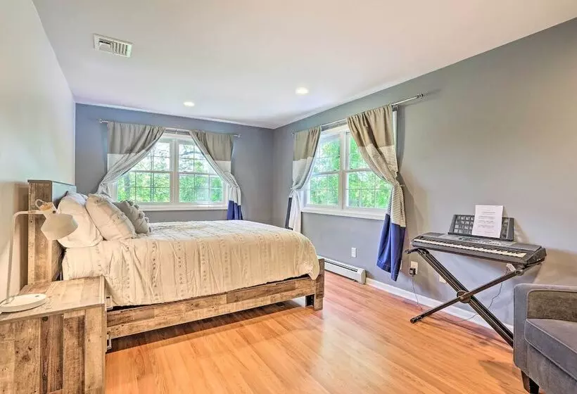 Spacious Hudson Valley Gem On Private 2 Acres!