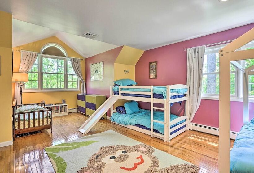 Spacious Hudson Valley Gem On Private 2 Acres!