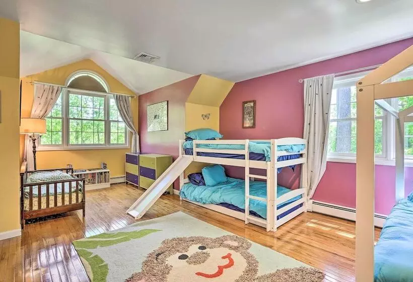 Spacious Hudson Valley Gem On Private 2 Acres!