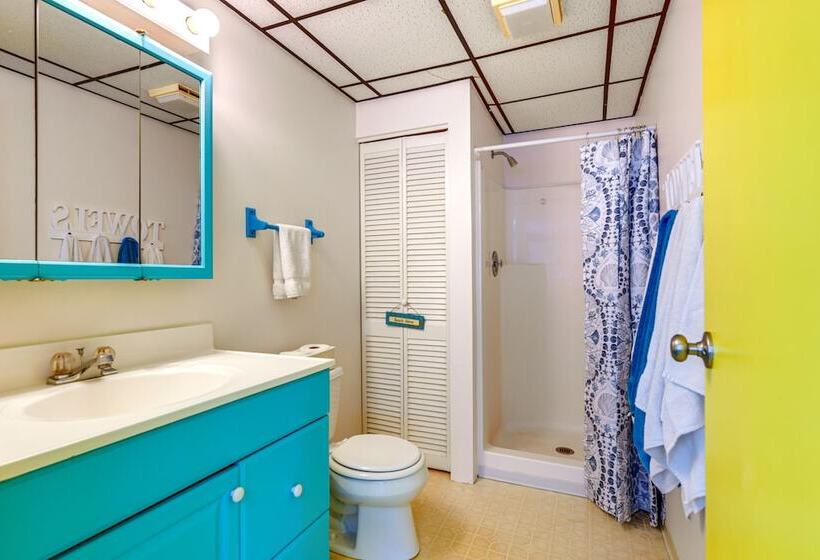 Sunset Bay Cottage: Walk To Lake Erie & Beach!