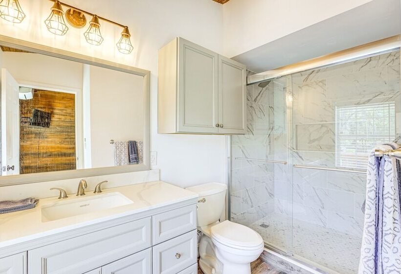 Tranquil Suite W/ Porch < 2 Mi To Cedar Lakes!