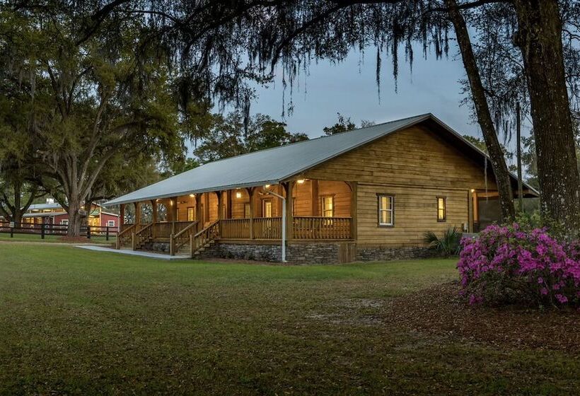 Tranquil Suite W/ Porch < 2 Mi To Cedar Lakes!