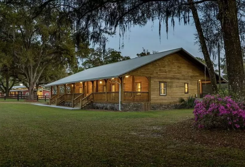 Tranquil Suite W/ Porch < 2 Mi To Cedar Lakes!