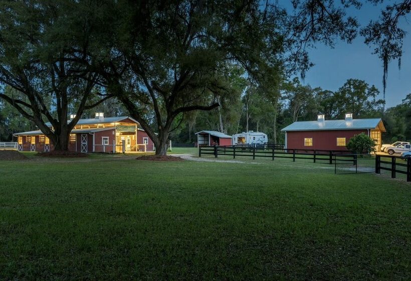 Tranquil Suite W/ Porch < 2 Mi To Cedar Lakes!