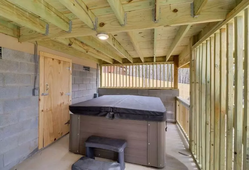 Waterfront Retreat On Greers Ferry Lake W/ Hot Tub
