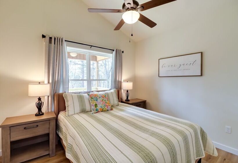 Waterfront Retreat On Greers Ferry Lake W/ Hot Tub