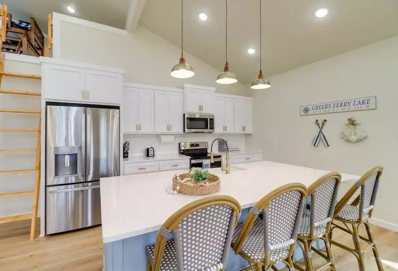 Waterfront Retreat On Greers Ferry Lake W/ Hot Tub