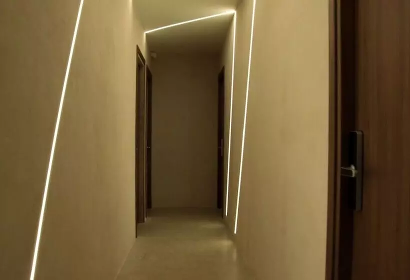 99 Adrianou Apartments