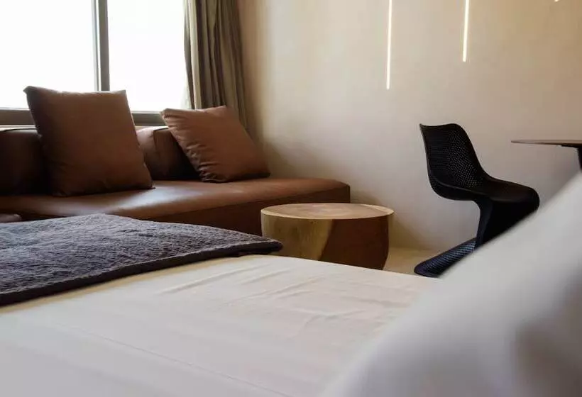 99 Adrianou Apartments