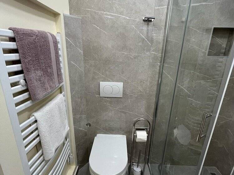 تختخواب و صبحانه Guesthouse Villa Mlini