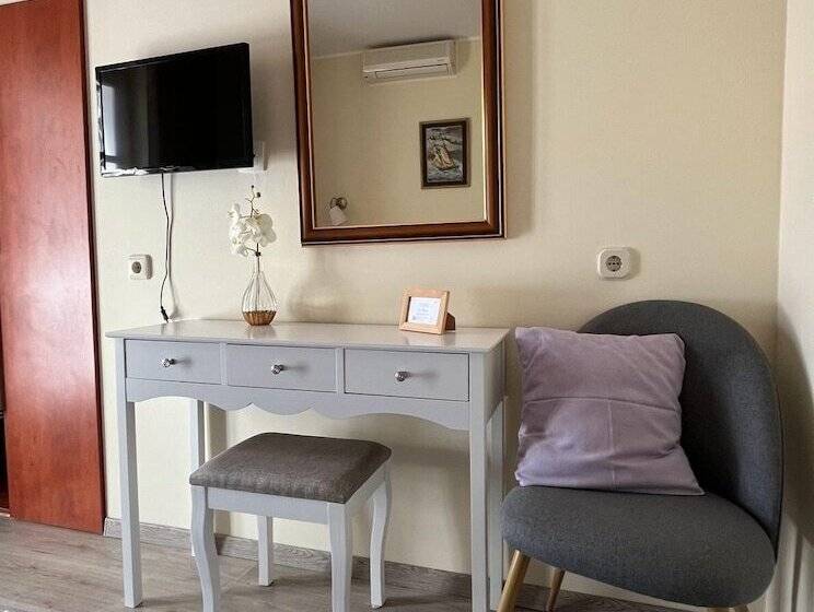 تختخواب و صبحانه Guesthouse Villa Mlini