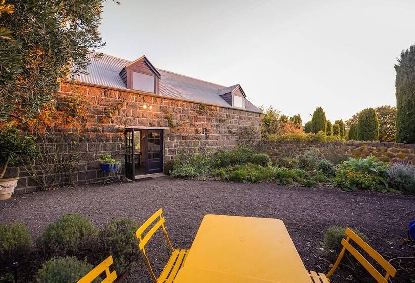 민박 Honeysuckle Barn & Garden