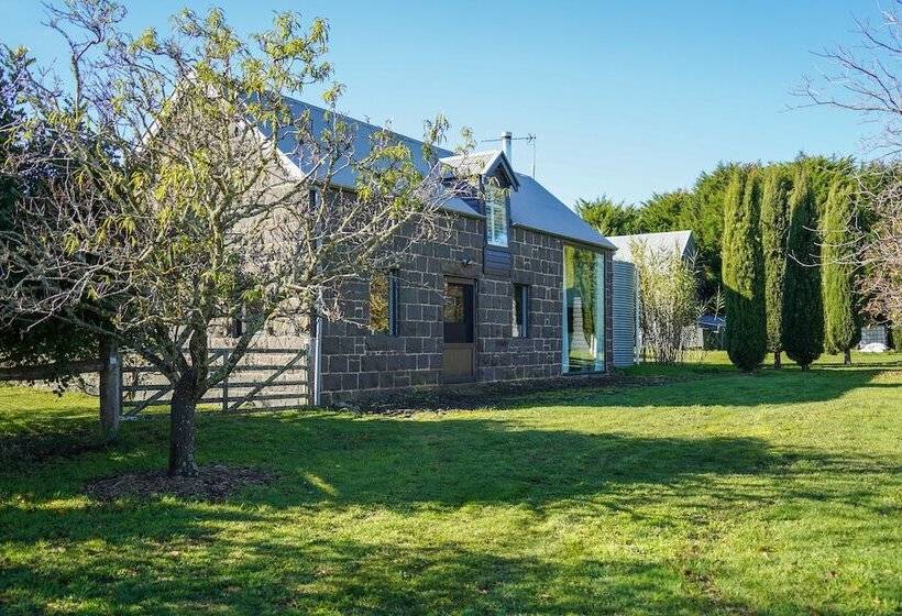 민박 Honeysuckle Barn & Garden