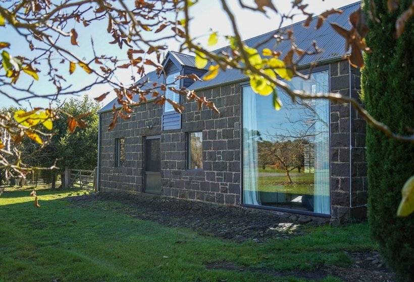 민박 Honeysuckle Barn & Garden