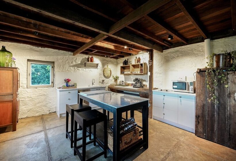 민박 Honeysuckle Barn & Garden