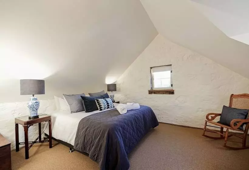 Aamiaismajoitus (B&B) Honeysuckle Barn & Garden