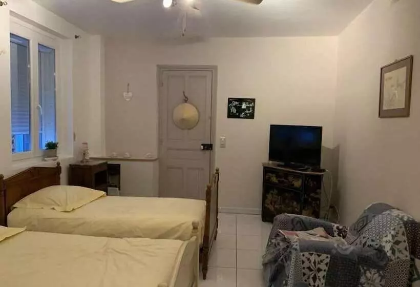 Aamiaismajoitus (B&B) Le Rouet