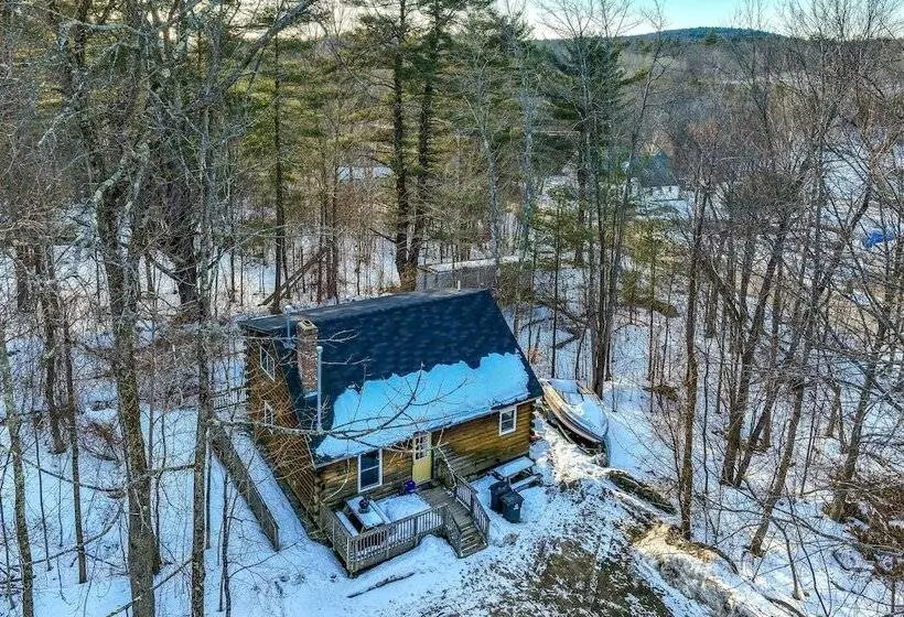 Cozy Laconia Cabin, Close To Winnipesaukee Pier!