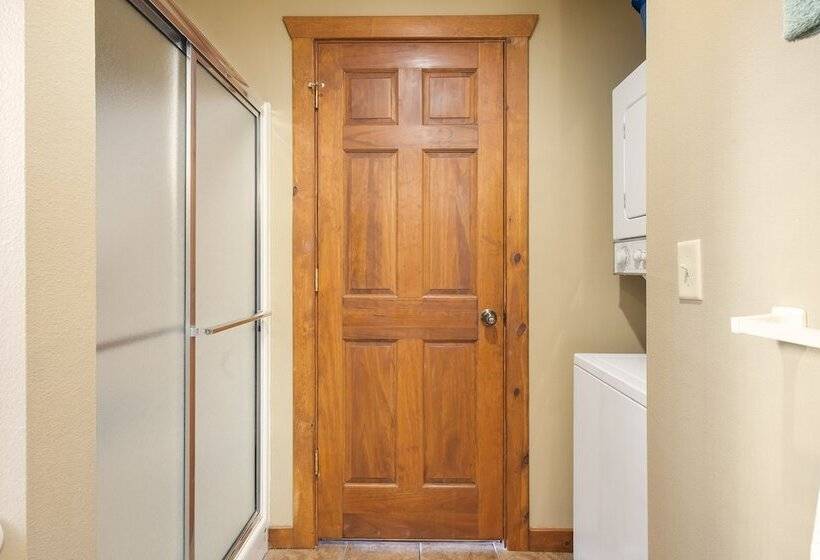 Creekside   2 Bdr Resort Cabin In Epic Location!