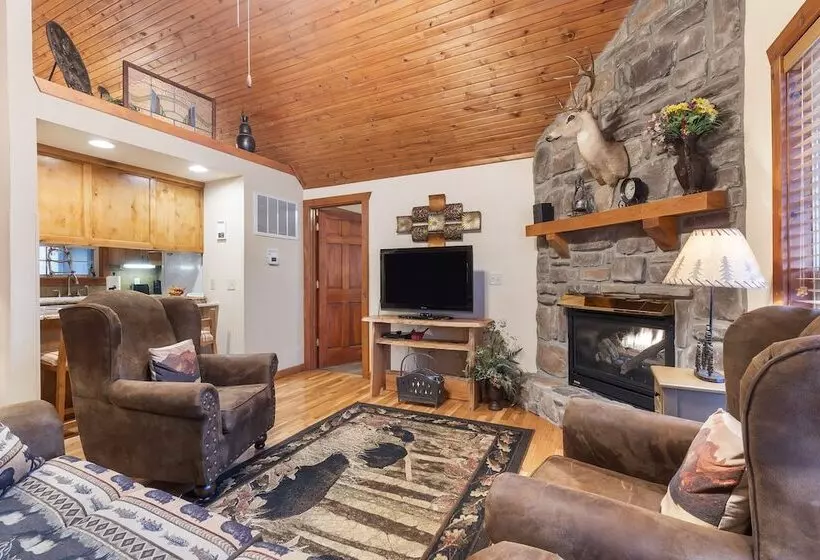 Creekside   2 Bdr Resort Cabin In Epic Location!