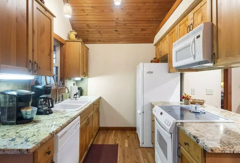 Creekside   2 Bdr Resort Cabin In Epic Location!