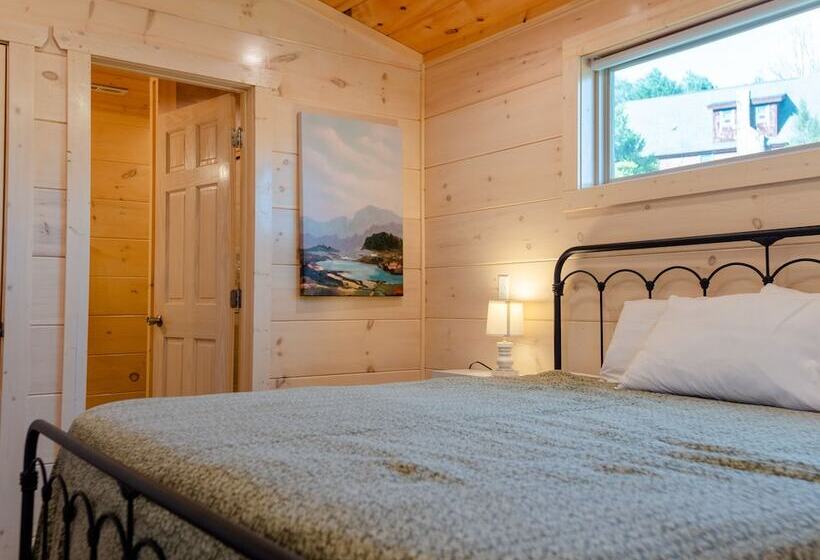 Enchanted Forest Hideaway By Ghosal Luxury Lodging