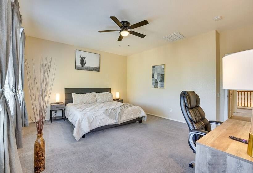 Family Friendly Phoenix Home: 5 Mi To Westgate!