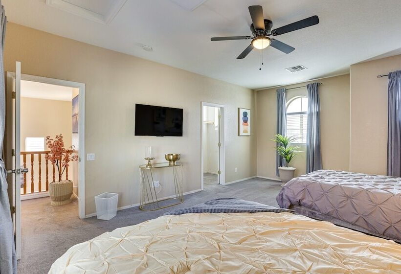 Family Friendly Phoenix Home: 5 Mi To Westgate!