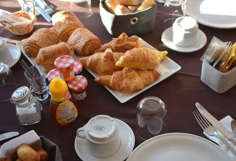 Hotelli Auberge De La Vallée De La Douve