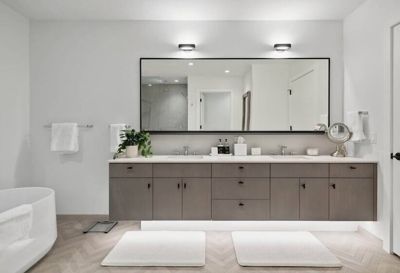 هتل Frontgate By Ewh