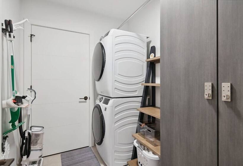 هتل Frontgate By Ewh