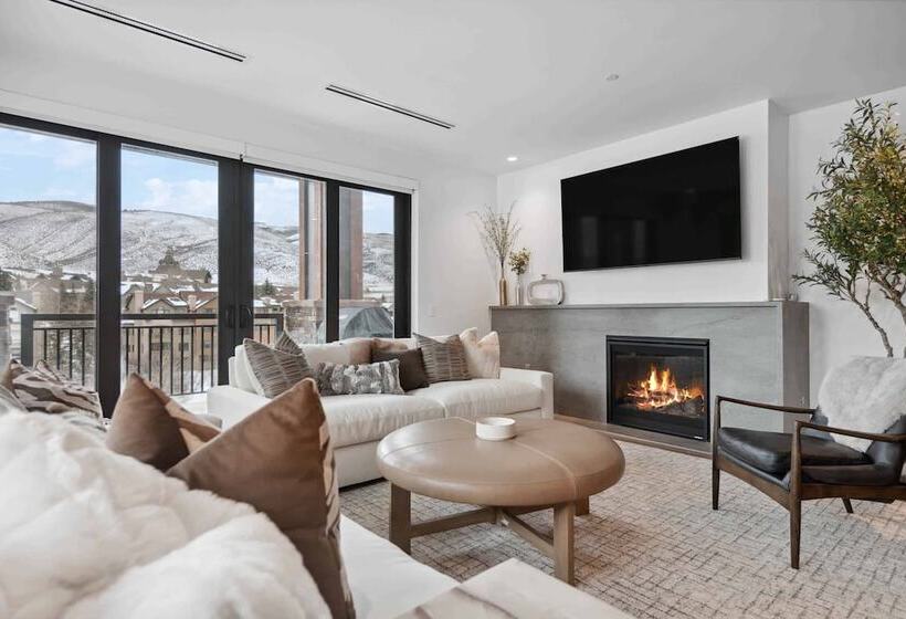 هتل Frontgate By Ewh