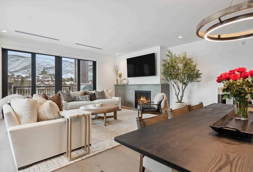 هتل Frontgate By Ewh