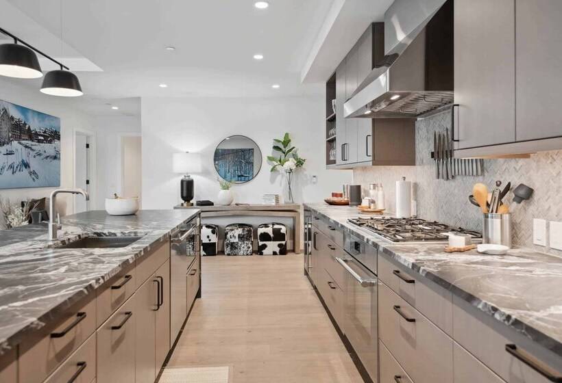 هتل Frontgate By Ewh