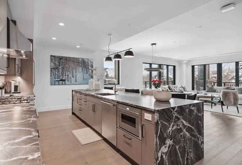 هتل Frontgate By Ewh