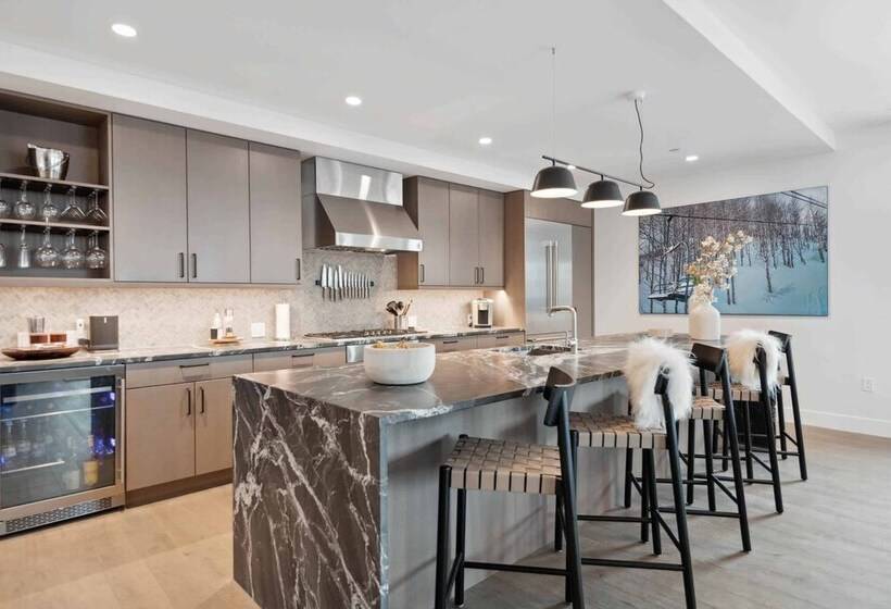 هتل Frontgate By Ewh